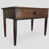 Antique farmhouse game table in solid chestnut with 1 drawer, 19th century.