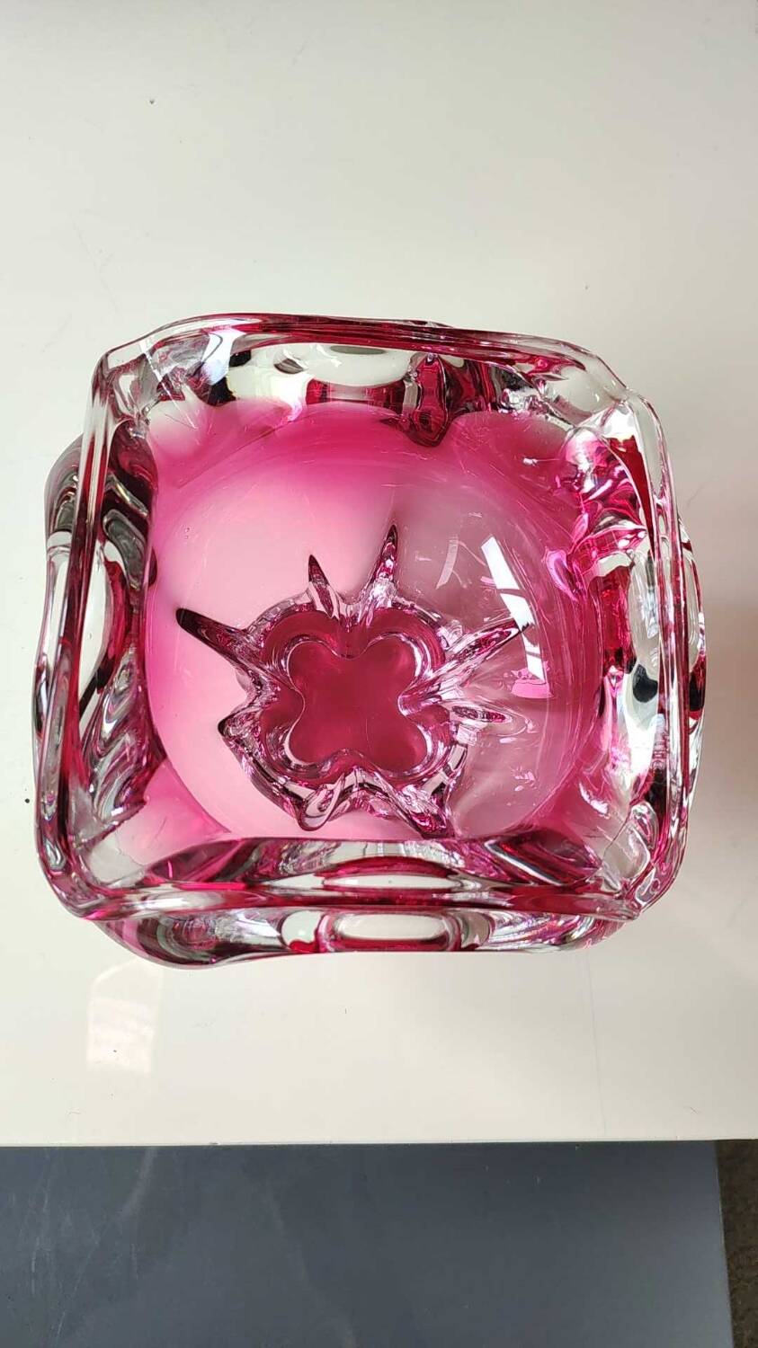 Ashtray. organic floral shape. cranberry pink. in modern art glass. designed by jozef hospodka