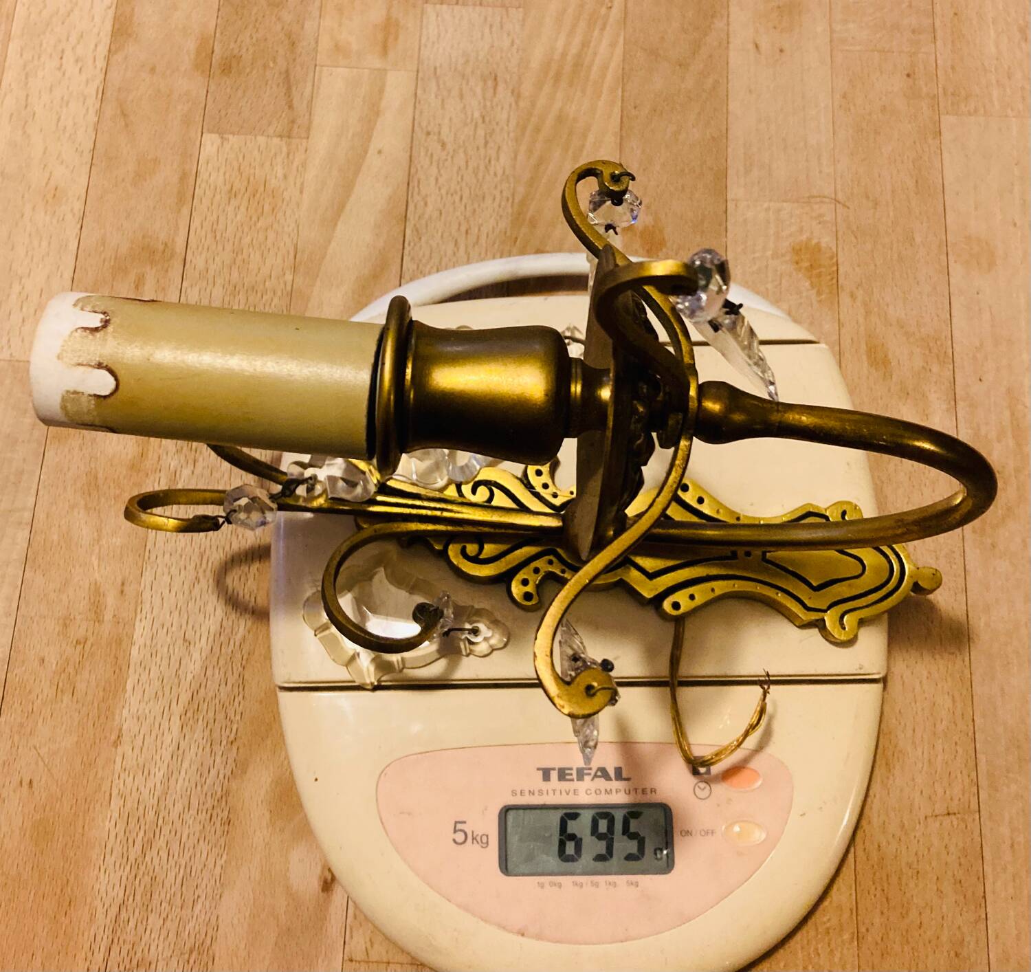 Applique en laiton + pampilles en verres époque milieu XXe