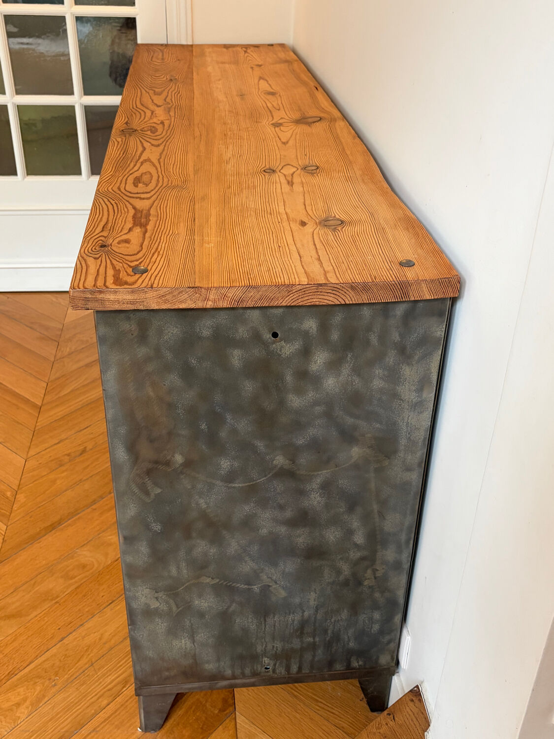 Storage furniture in steel and wood