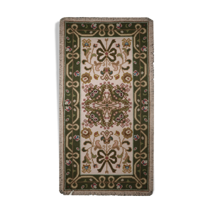 tapis needlepoint traditionnel