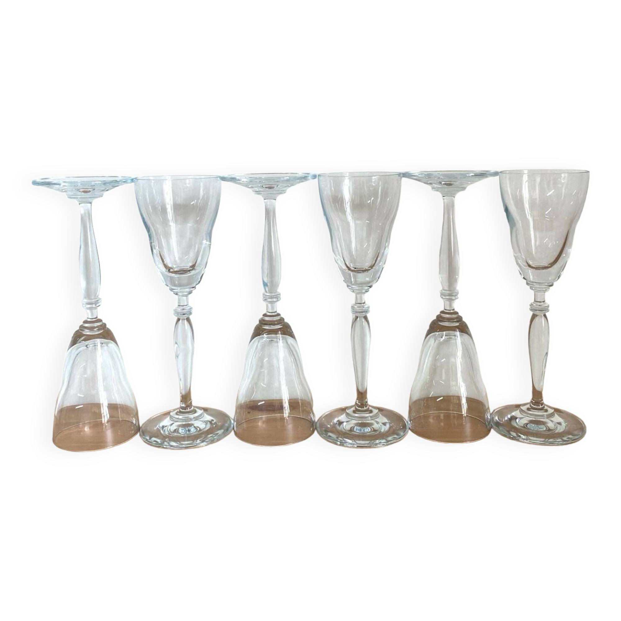 Vintage champagne flutes - tulip effect