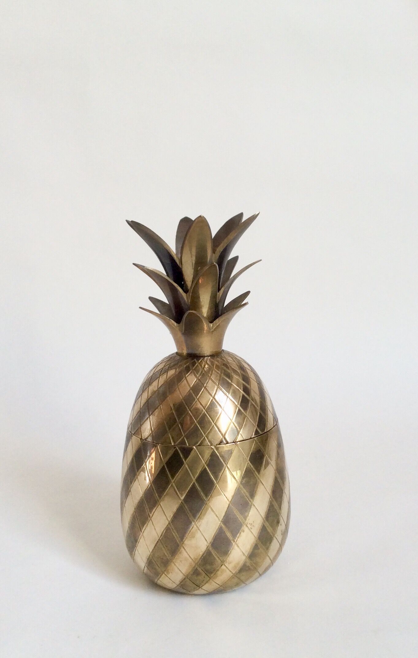 Brass pineapple