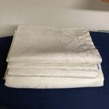 tablecloth with 12 napkins