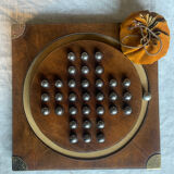 Handcrafted solitaire game