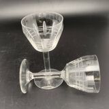 Aperitif glasses with chiseled petal pattern