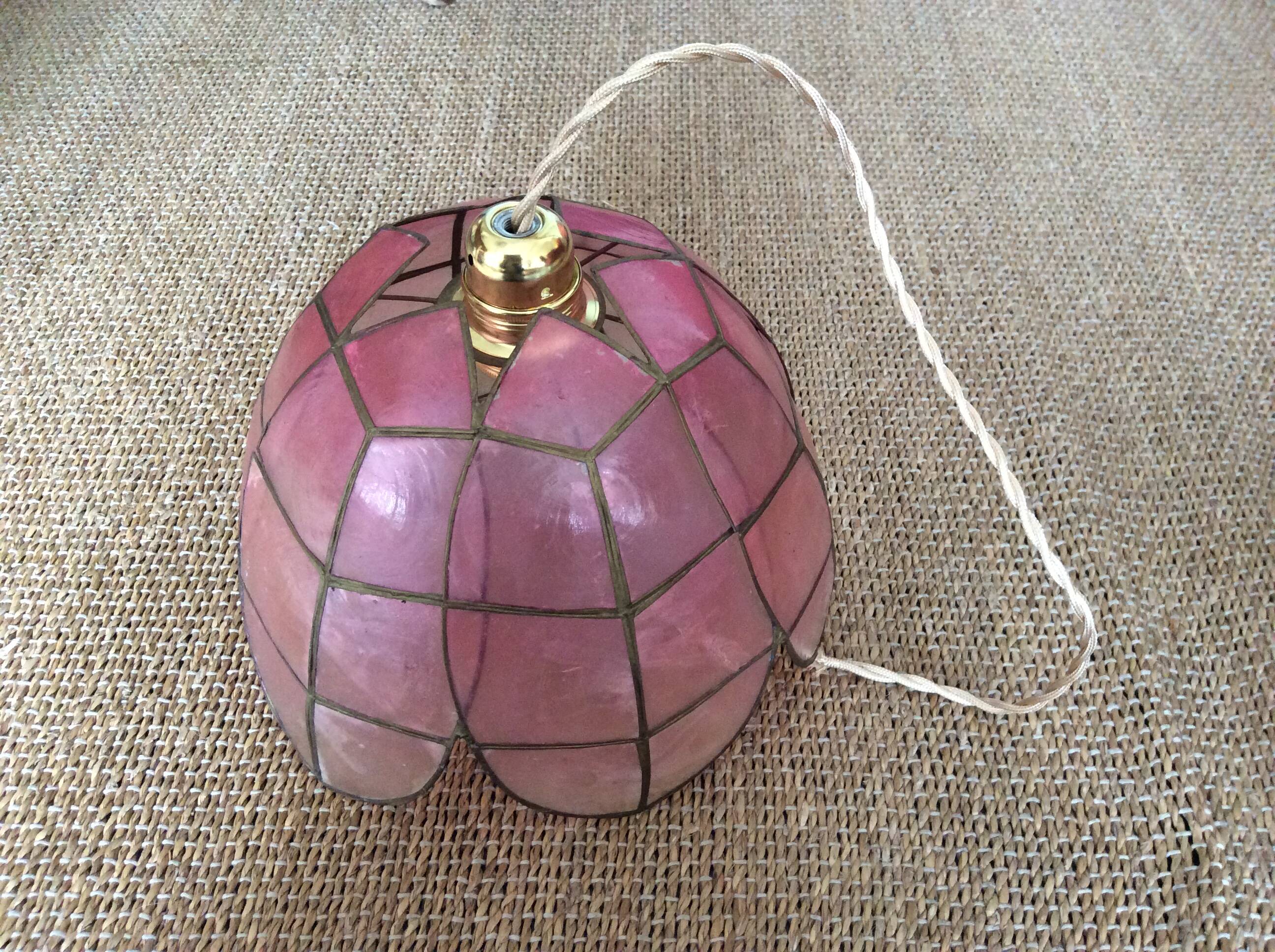 Mother-of-pearl pendant