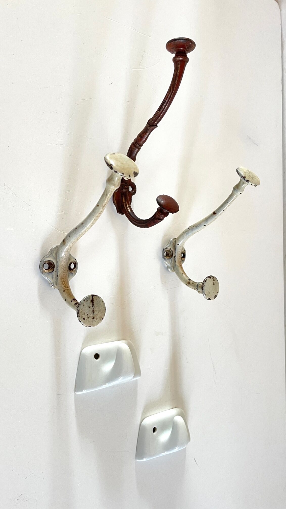 Lot pateres steel and porcelain vintage