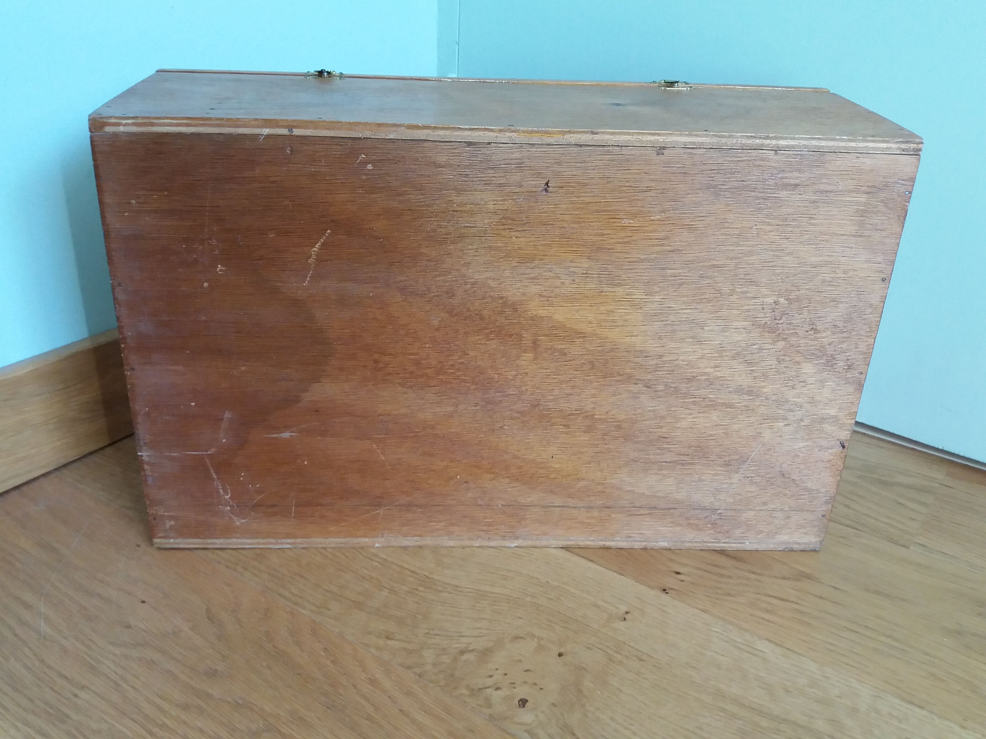 Storage box