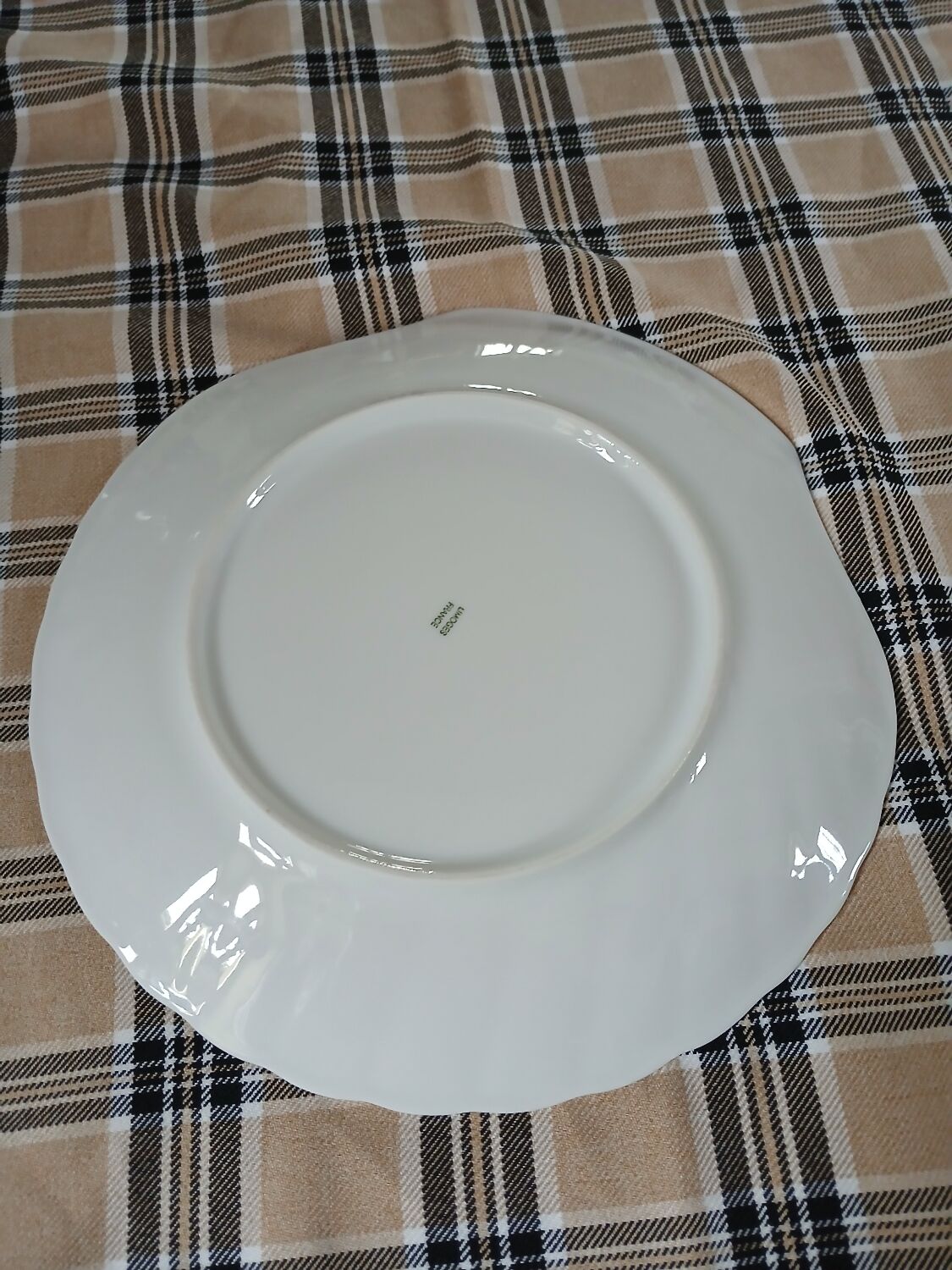 Small porcelain seashell dish