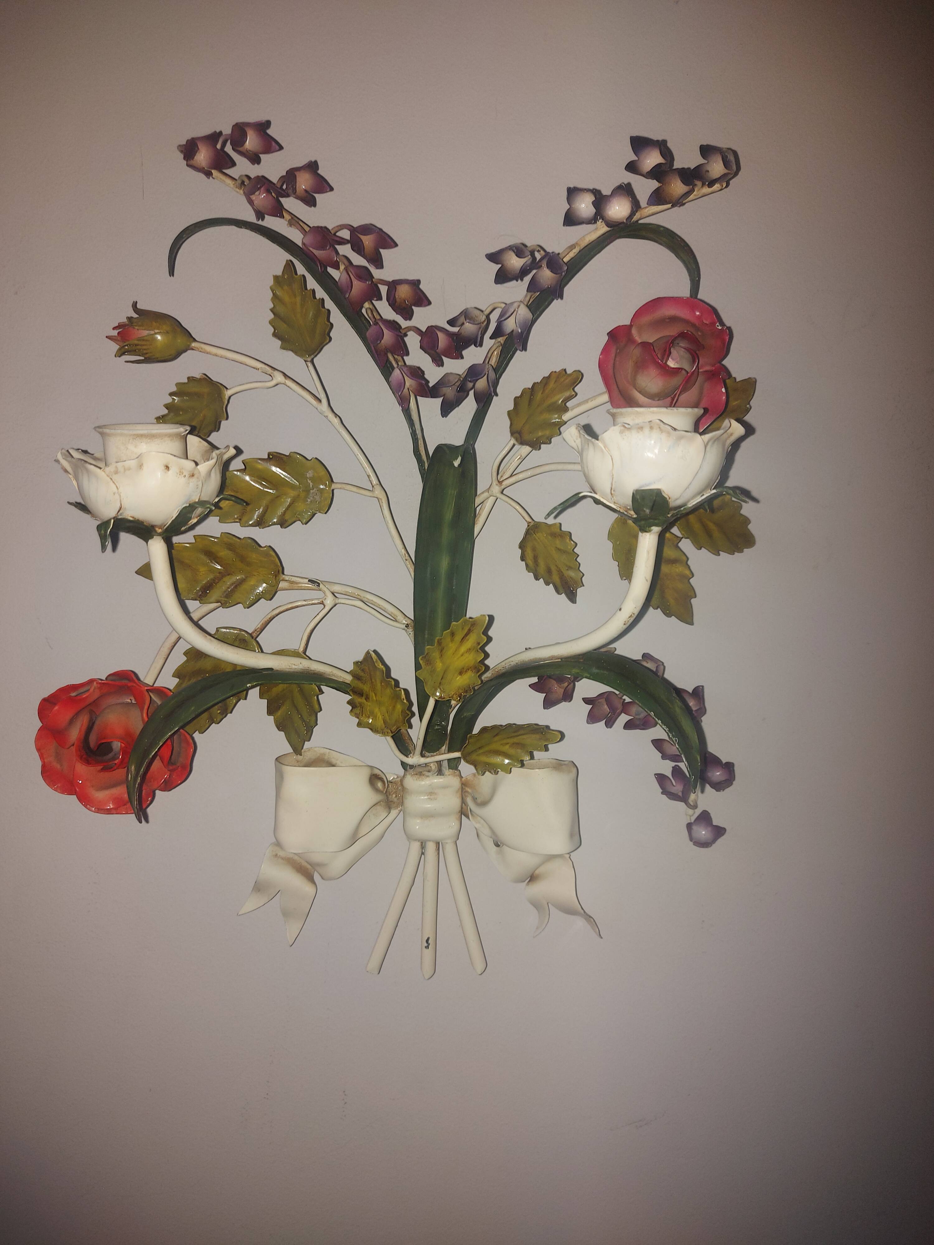 Bougeoir vintage mural décor de fleurs  en métal polychrome