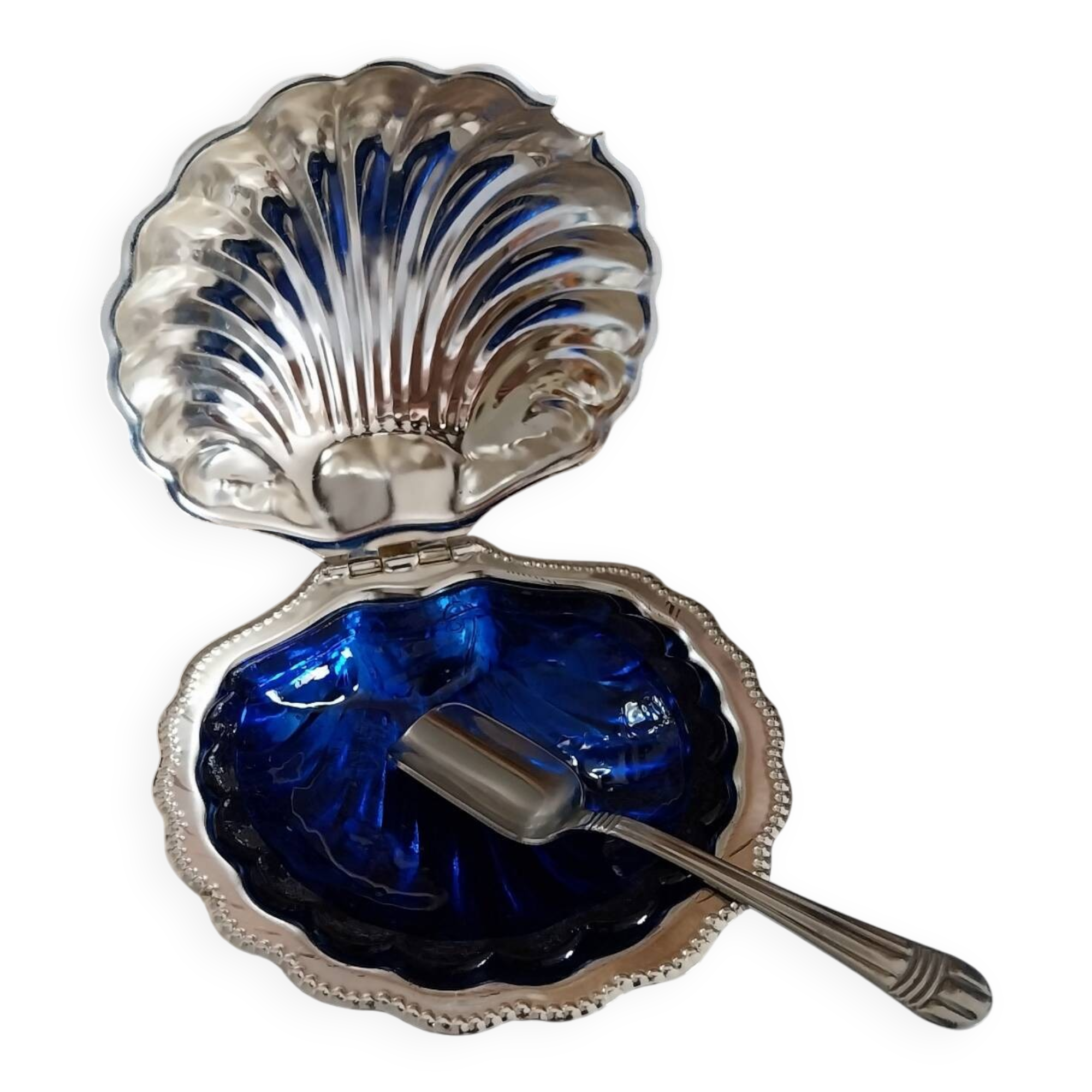 Shell-shaped silver-plated butter dish Jacques made in England.