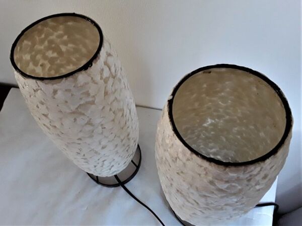 Paire de lampes de table- coquilles ''argent'' / blanc perle