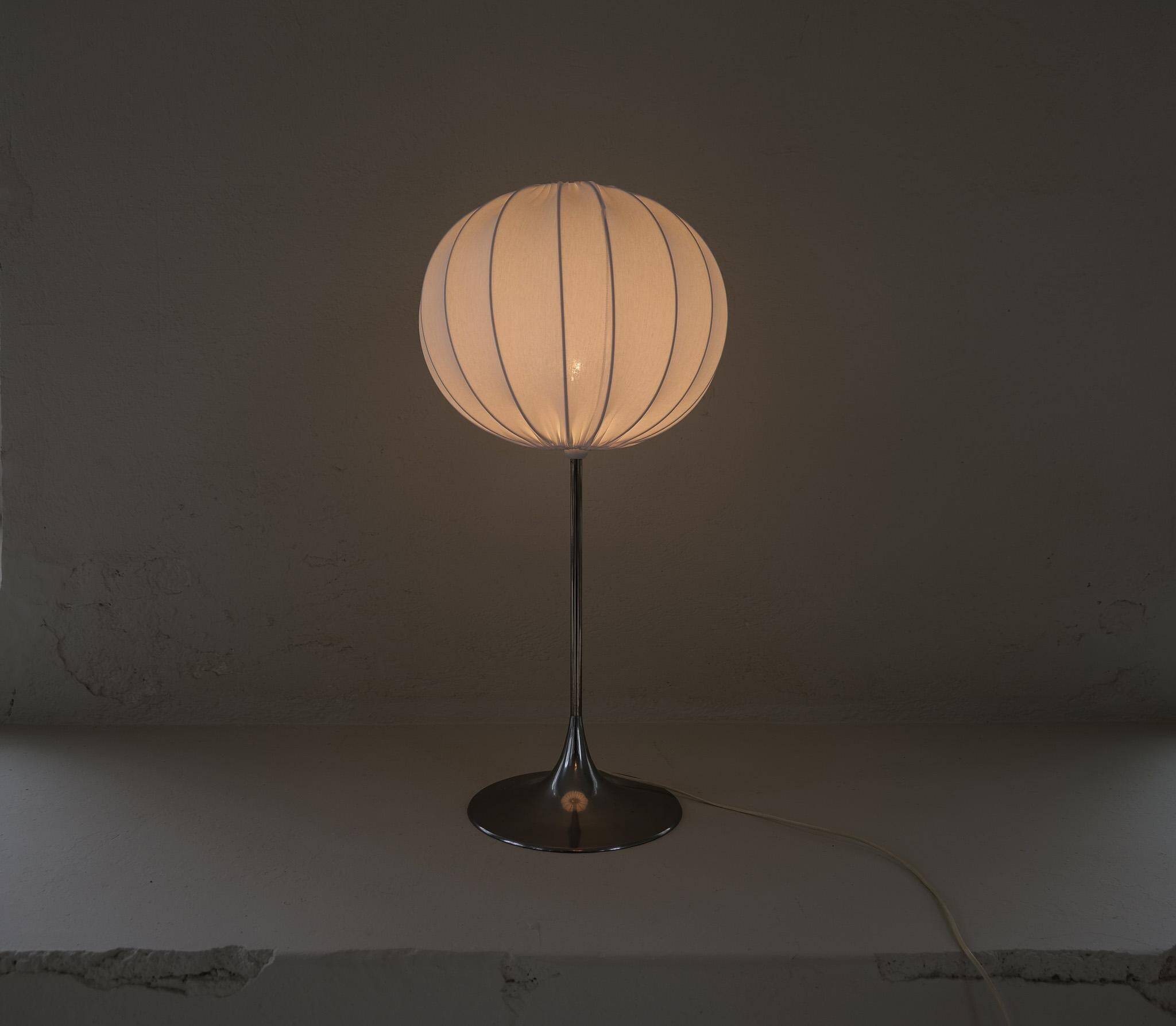 Mid-century modern table lamp model BN19 by Hans-Agne Jakobsson Sweden