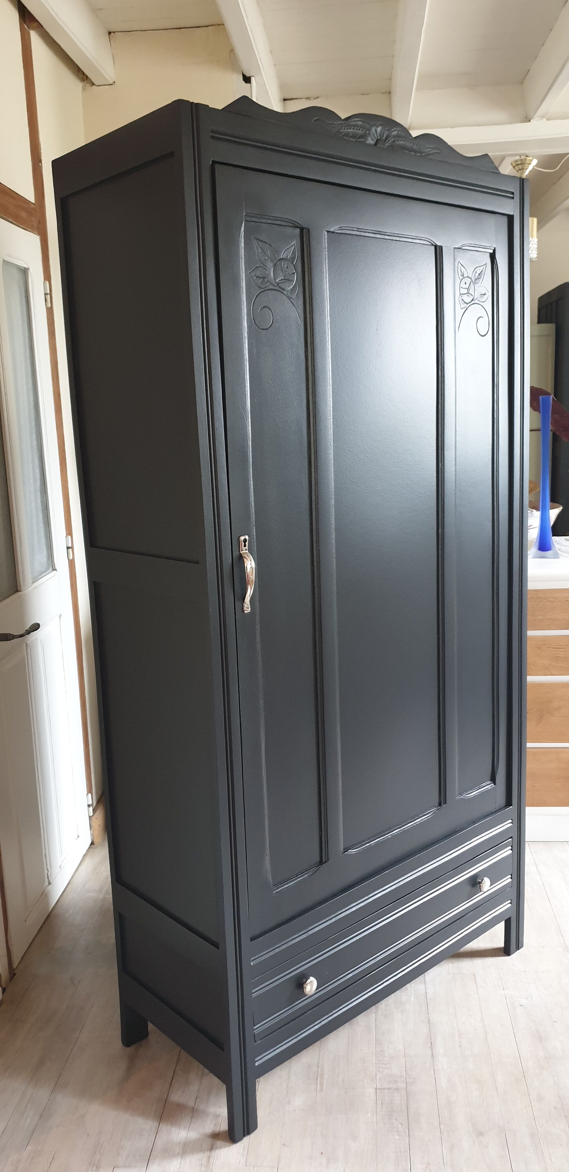 Black parisian wardrobe