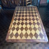 Dining table in solid exotic wood