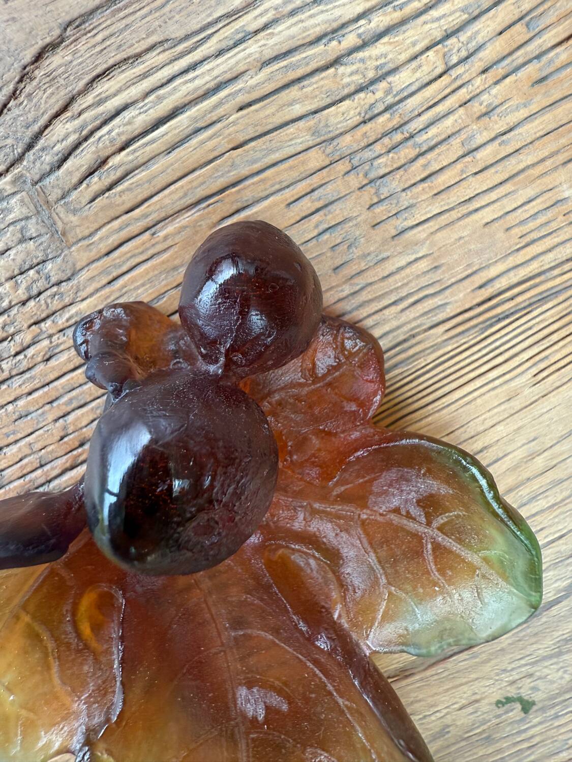 Daum glass paste leaf catchall