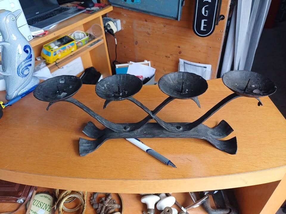 Candle holder with 4 lights in handcrafted wrought iron - Brutalist style