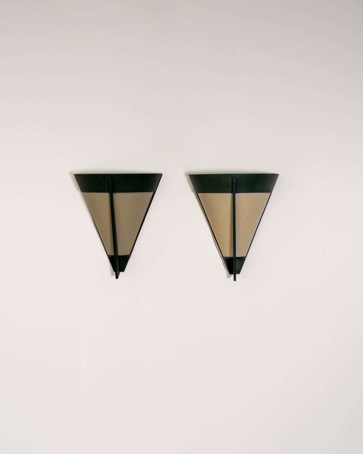 Pair of Scandinavian conical wall lamps in metal and bakelite, 1950s/1960s