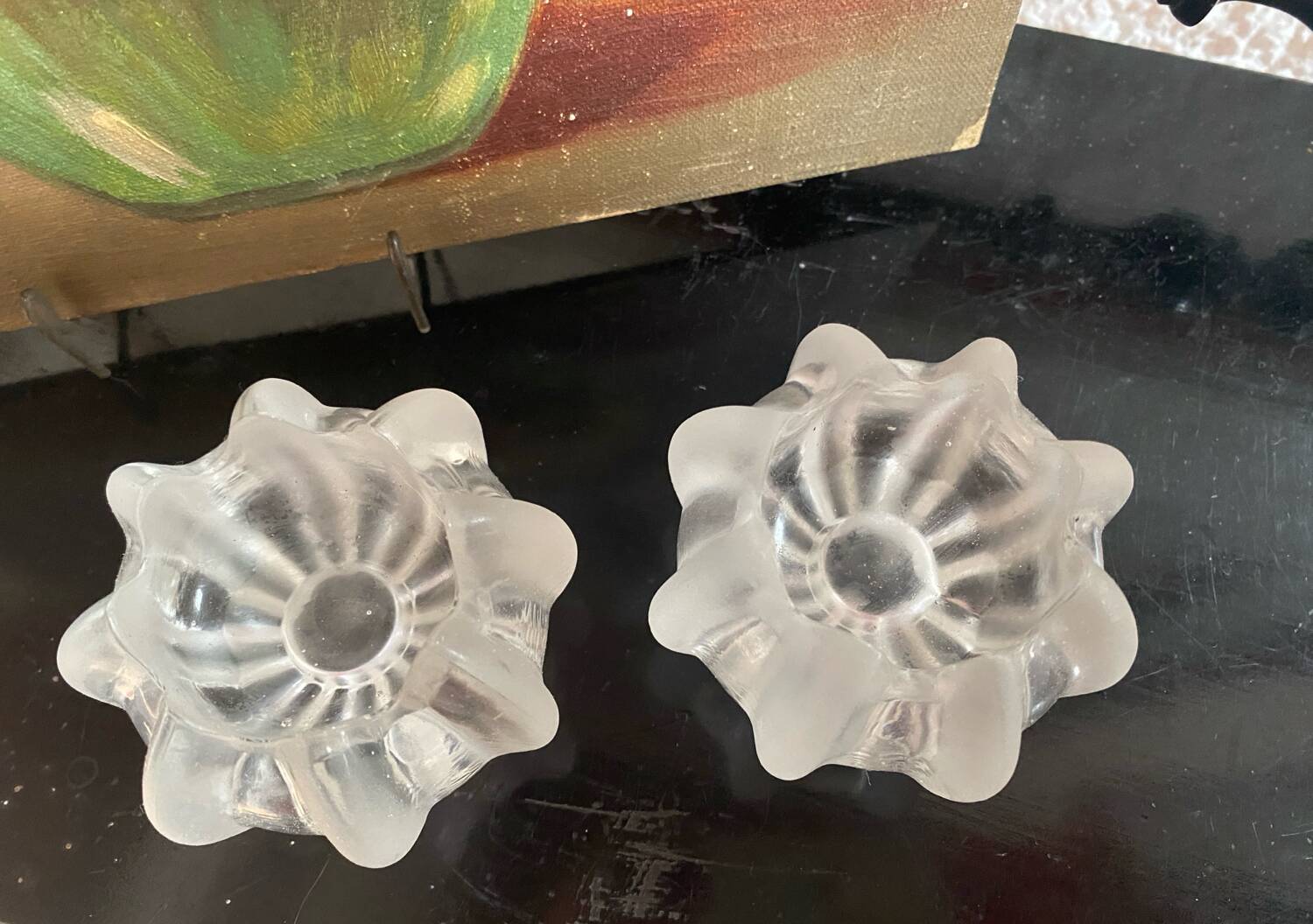 Set of 2 reversible molded glass candle holders