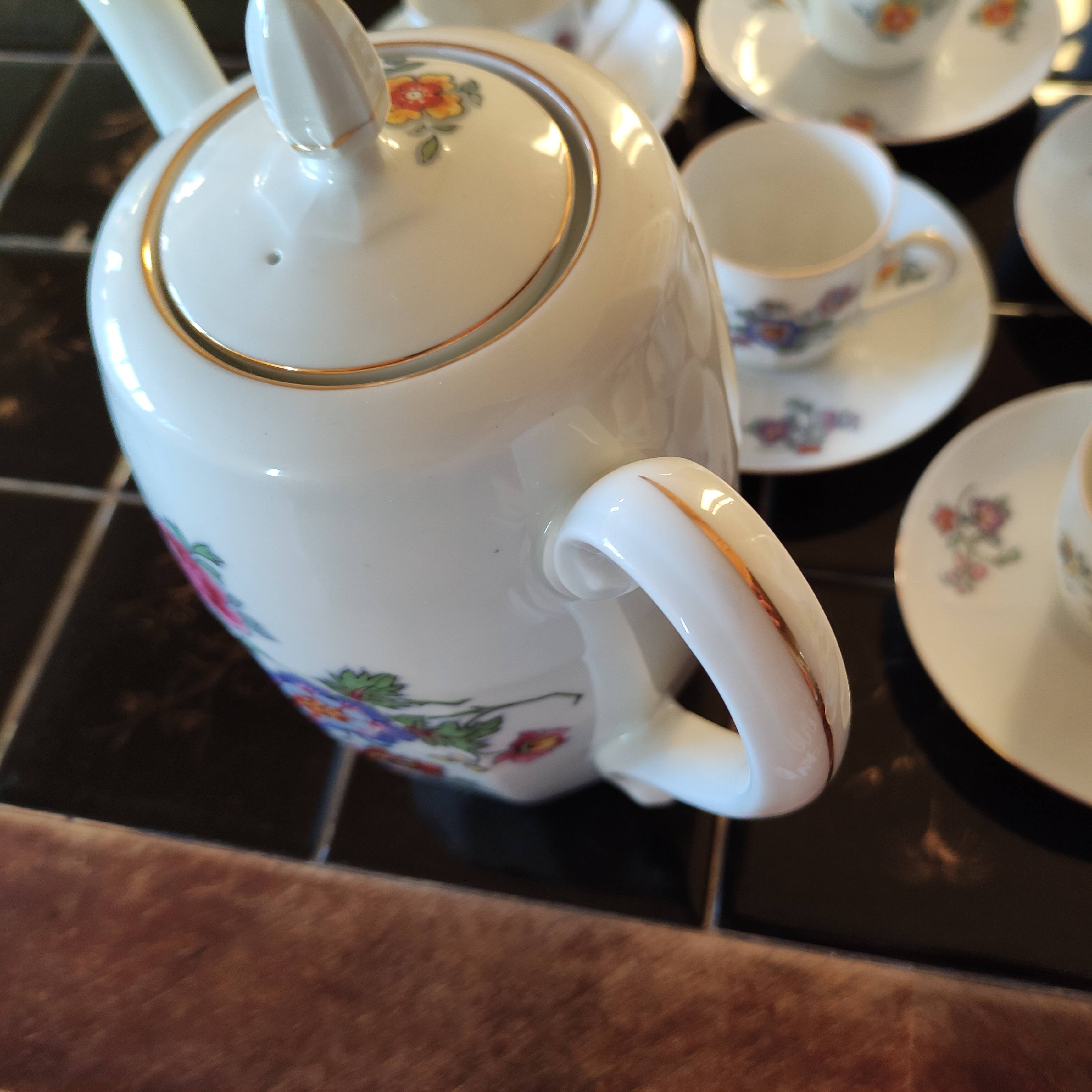 Coffee service for 12 pers. Victoria of the 20s