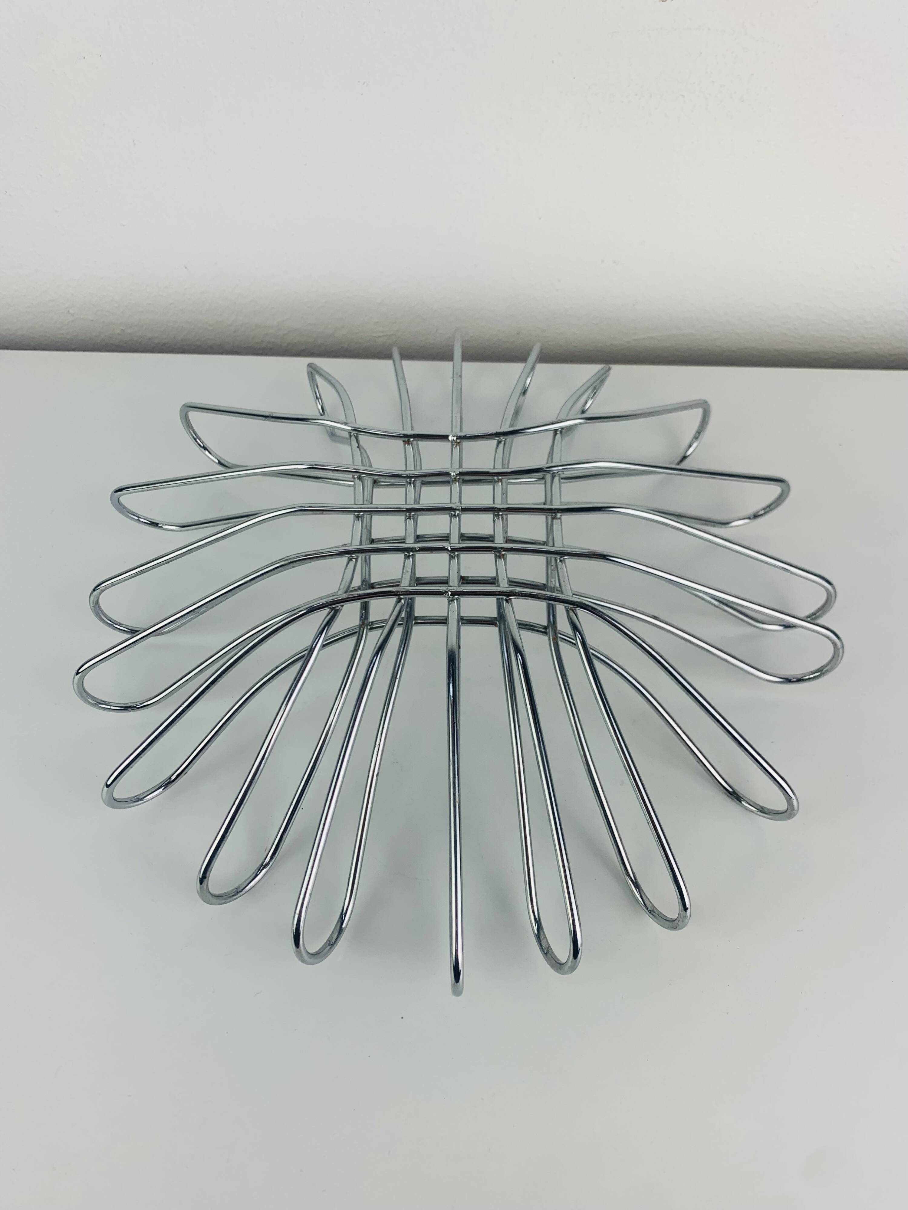 Chrome wire fruit bowl, 1970s.