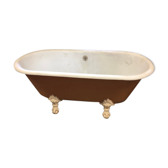 Oval bath enamelled lion claws