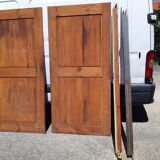 Pairs of sliding closet doors