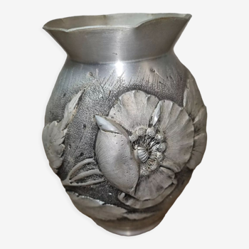 Vase Barte, étain repoussé vers 1900