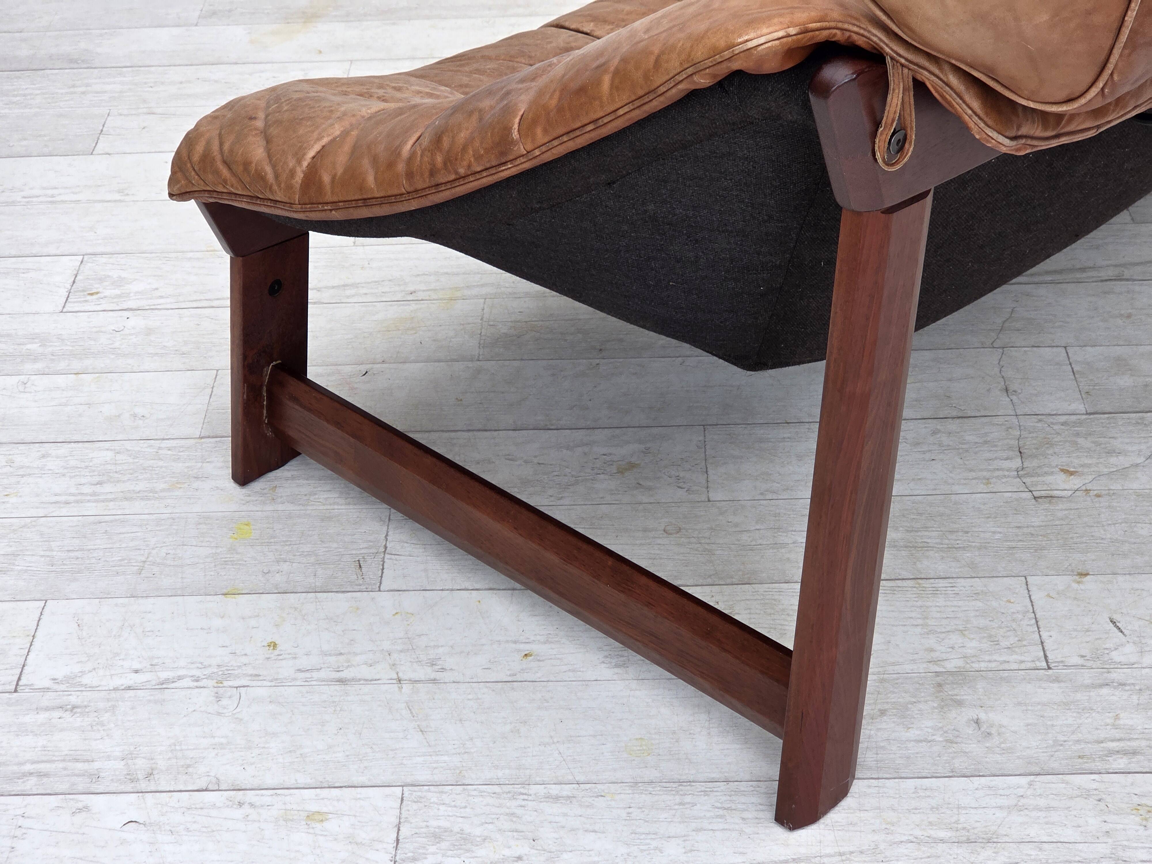 1970s, Norwegian design by Jan Erik Lindgren. 2-seater sofa model "Amazon".