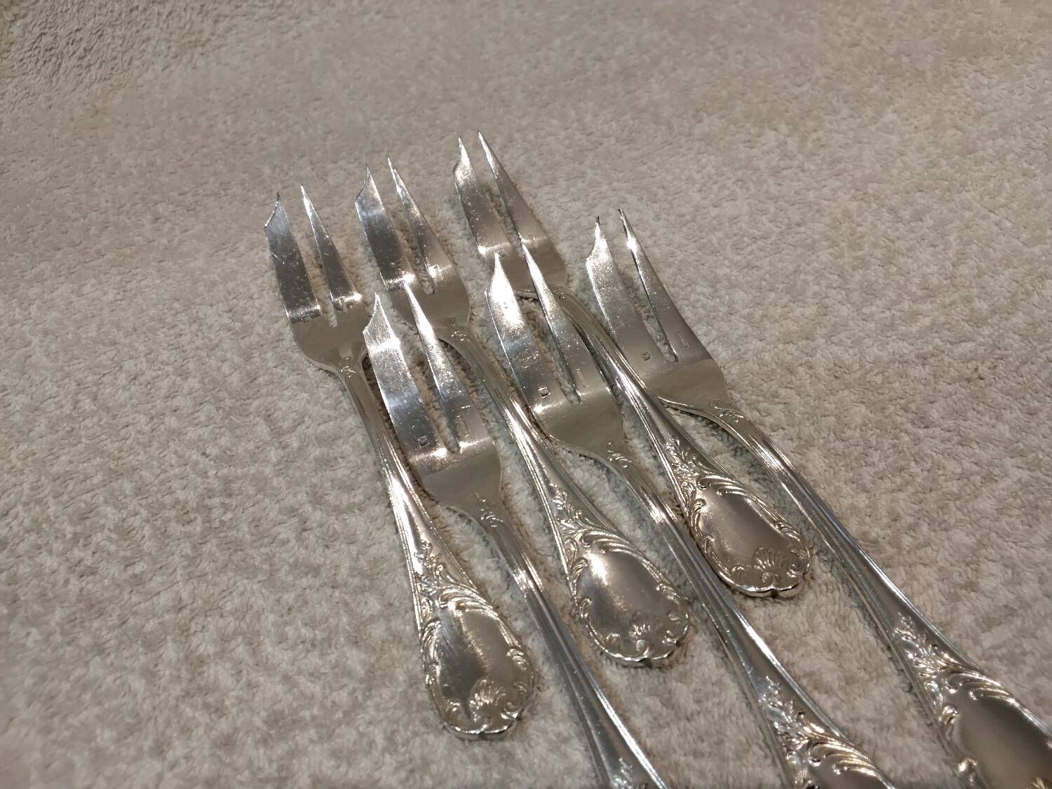 6 silver-plated metal cake forks by Christofle Marly.