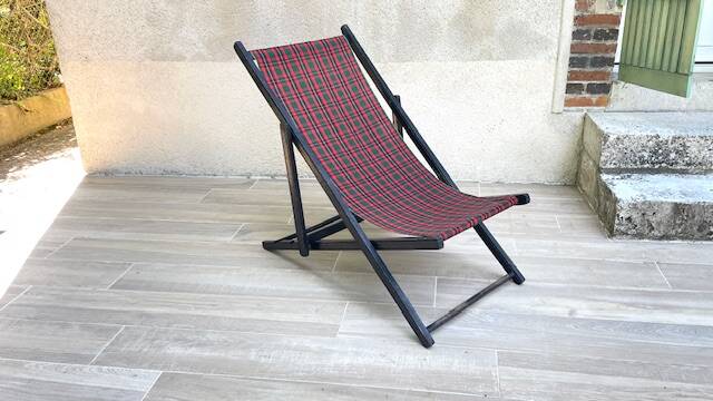 Vintage folding deck chair
