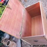 Coffre ancien en bois sculpté