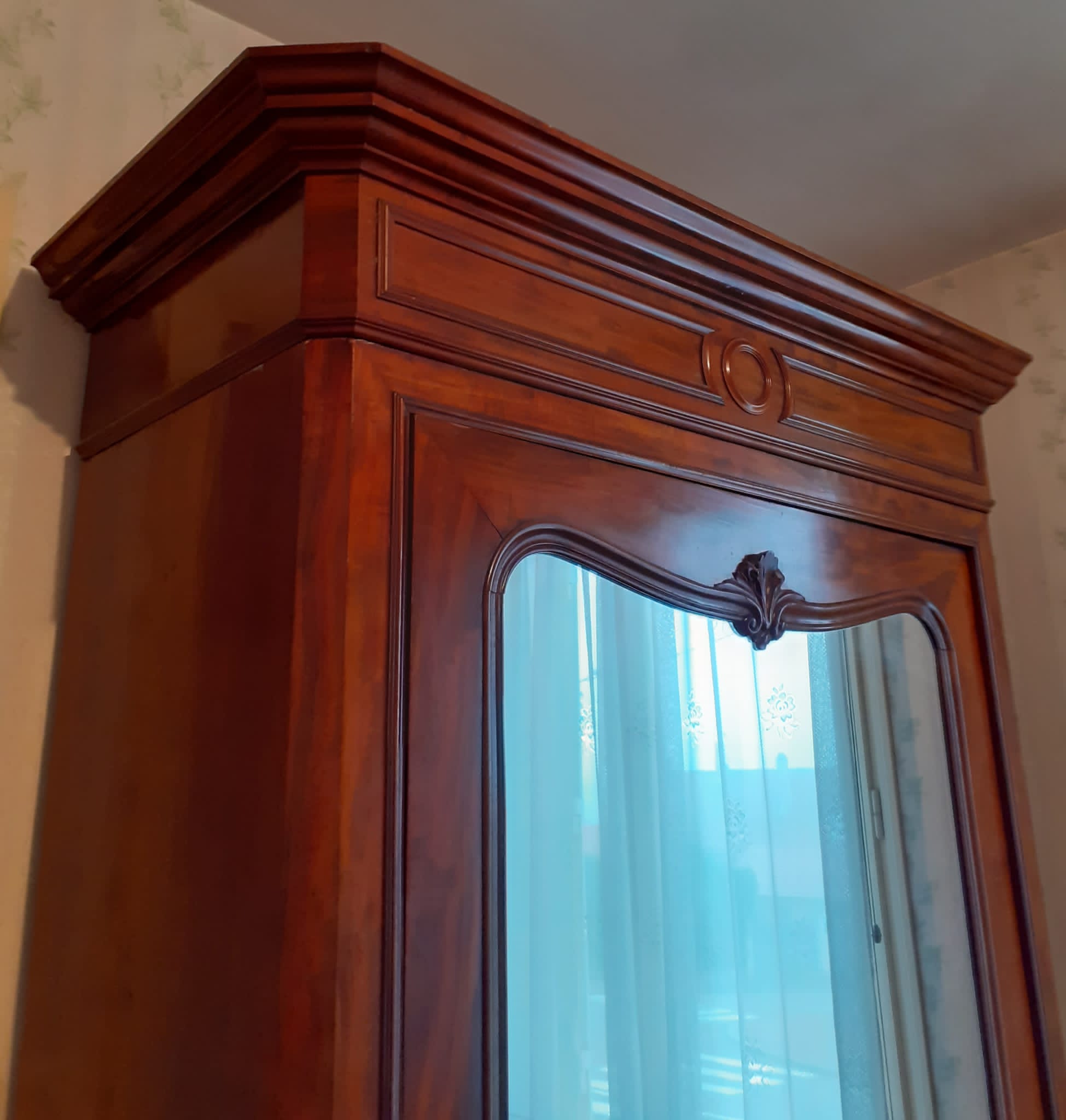 Armoire à glace en acajou
