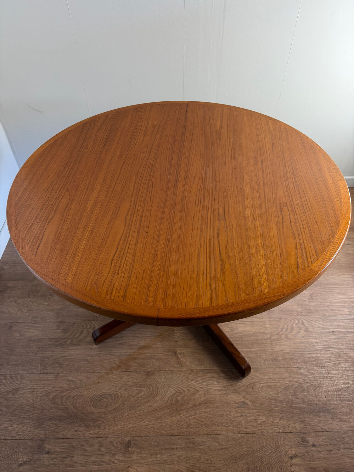 Table ronde salle à manger vintage