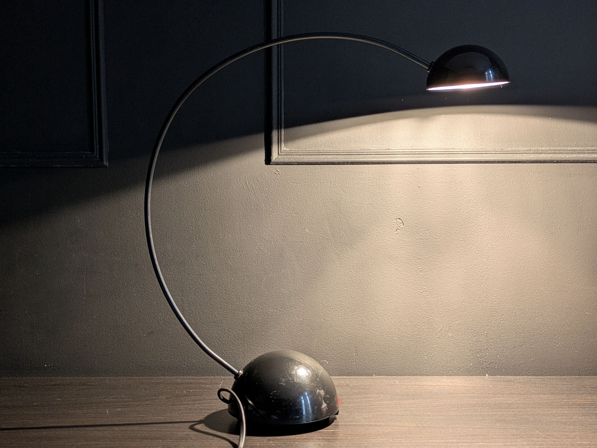 Vintage arched desk lamp by Lacri, Italian Space Age design (70s/80s)
