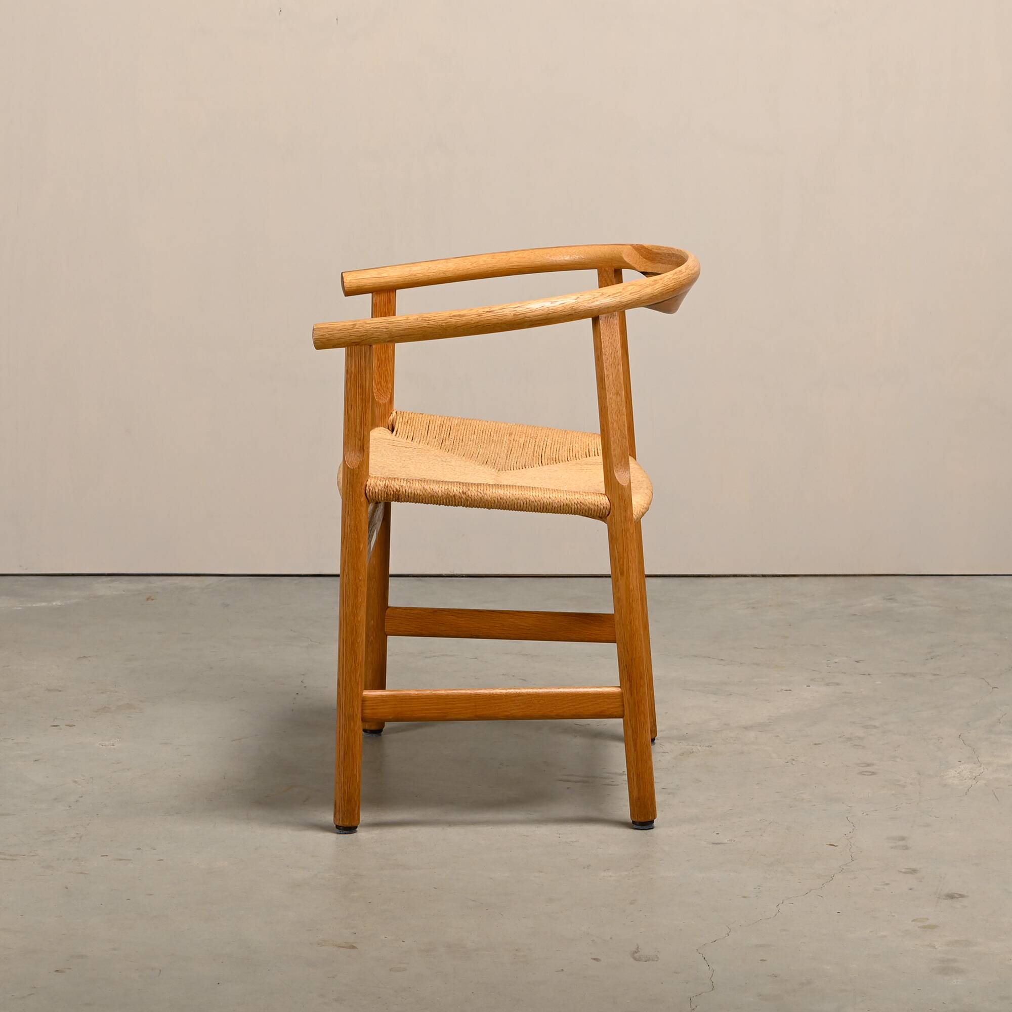 Hans J. Wegner Model PP201 Dining Chairs in Oak and Papercord, PP Møbler