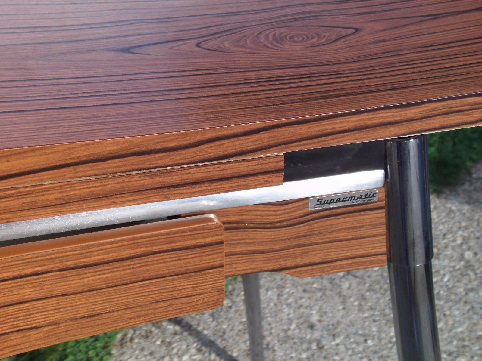 Kitchen table formica + 2 extensions - supermatic