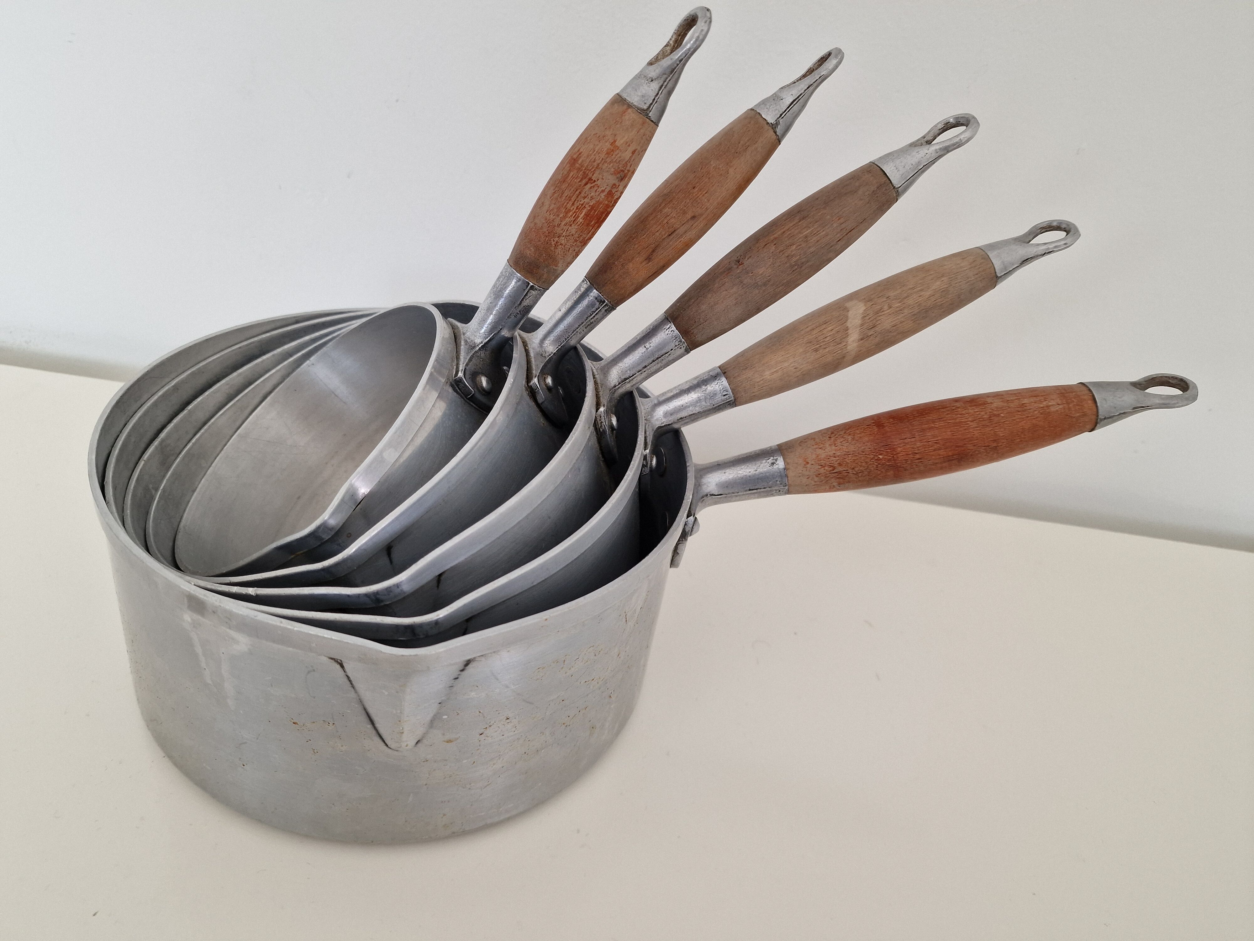 Série de 5 casseroles en aluminium vintage
