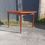 Extendable Scandinavian table
