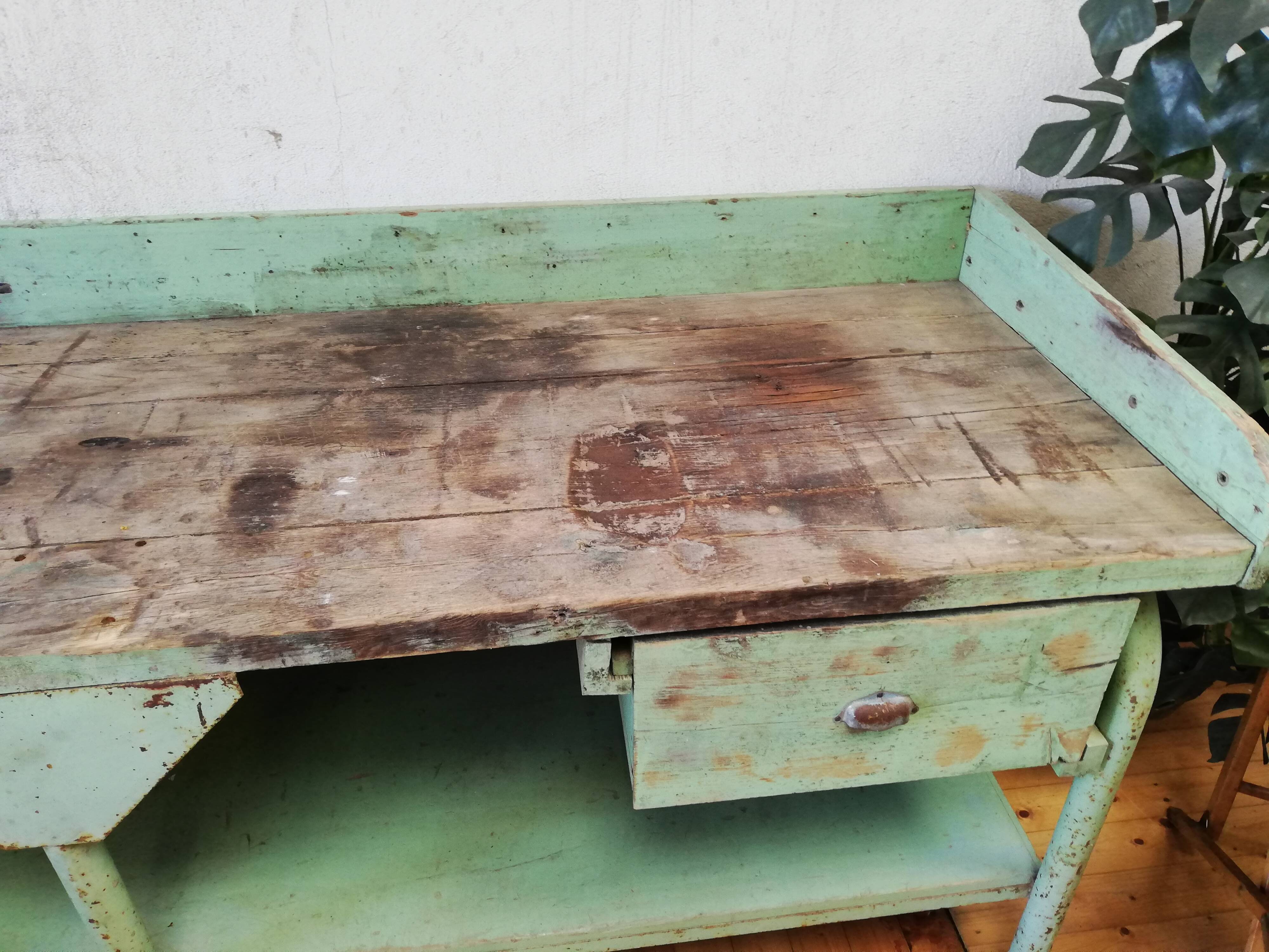 Industrial workbench