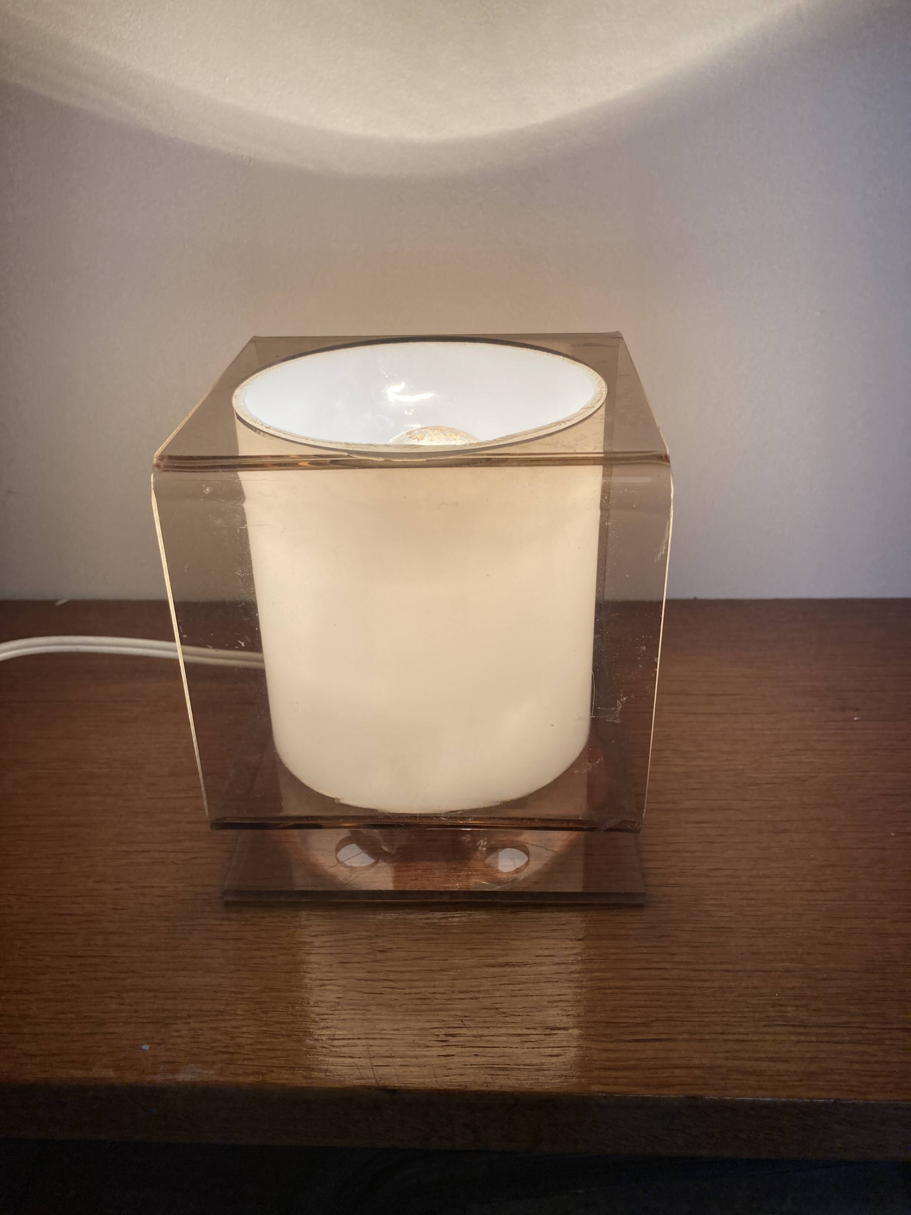 Cube table lamp in smoked plexiglass 70s