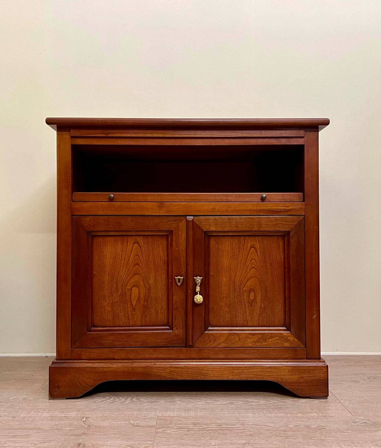 Small 70s TV cabinet in solid cherry wood