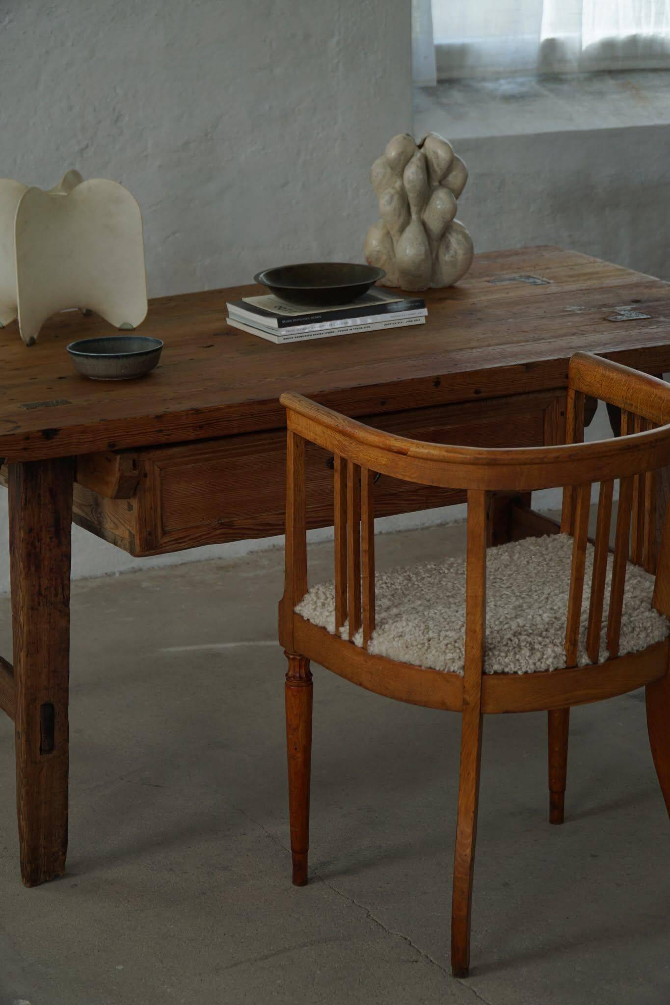 Fauteuil danois Art Nouveau en chêne avec assise rembourrée en laine d'agneau, début 1900
