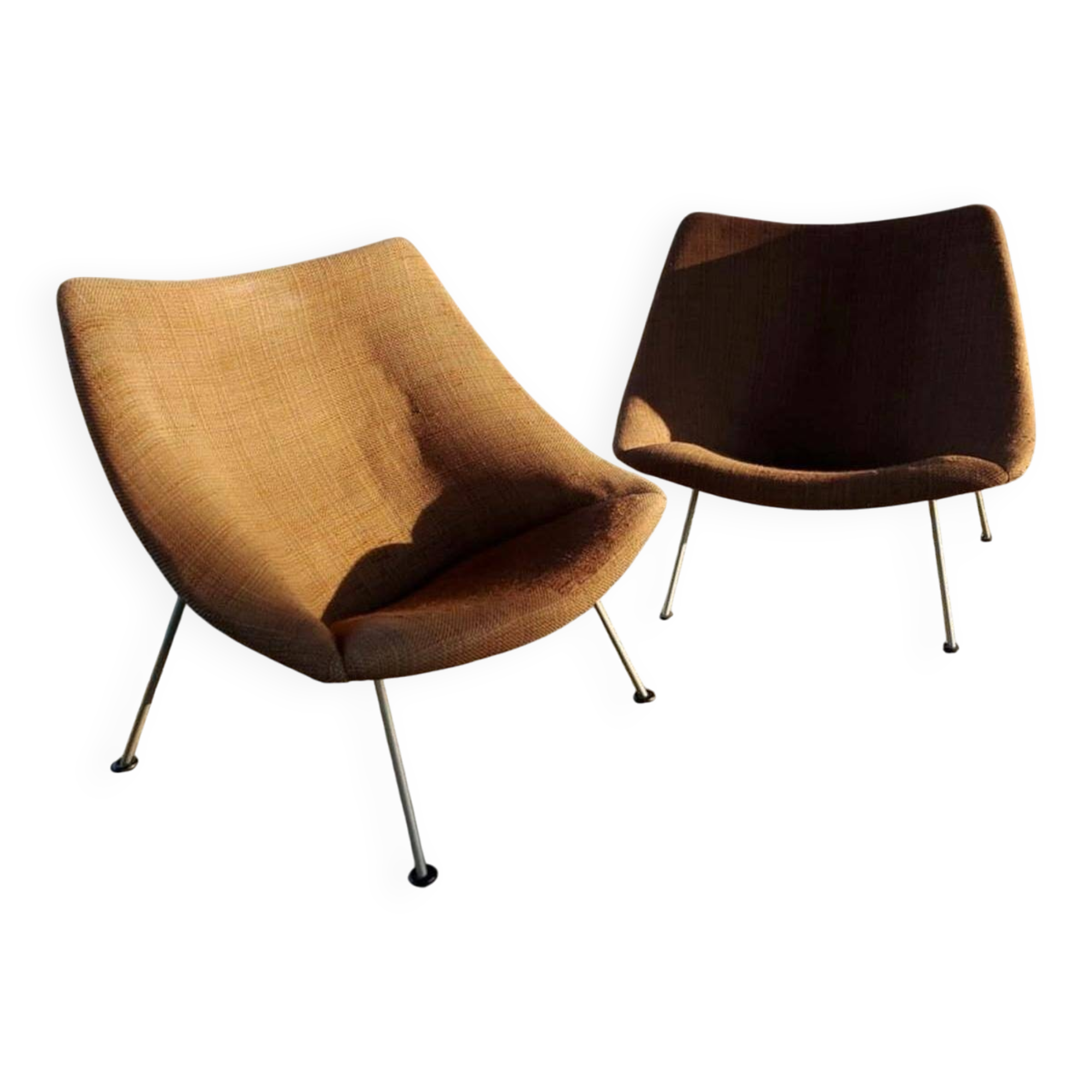Pair of Oyster armchairs by Pierre Paulin for Artifort