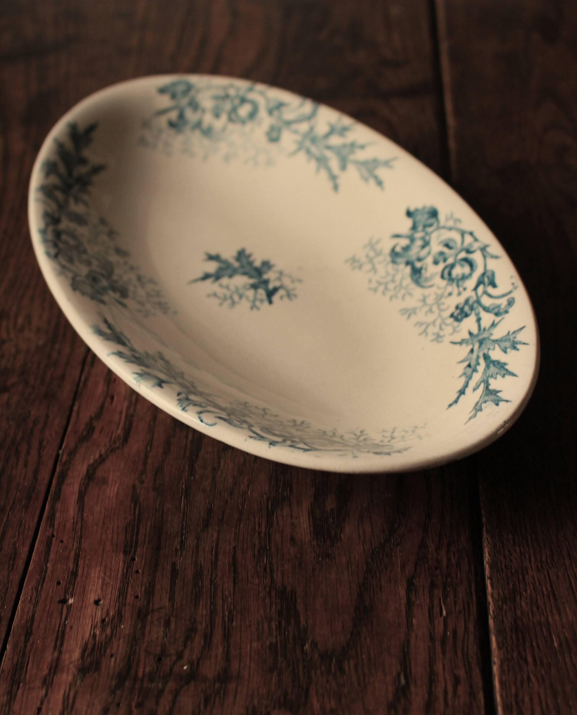 Longwy Chardons blue ironstone dish