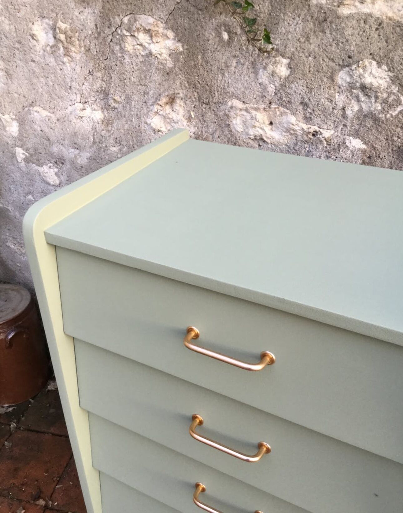 Khaki vintage dresser