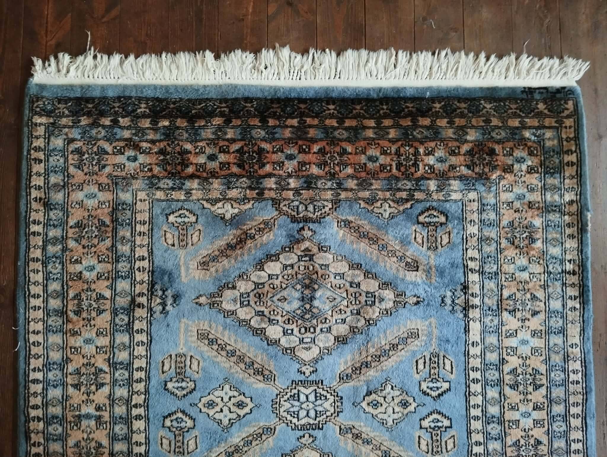 Handmade Pakistani rug 184x128cm