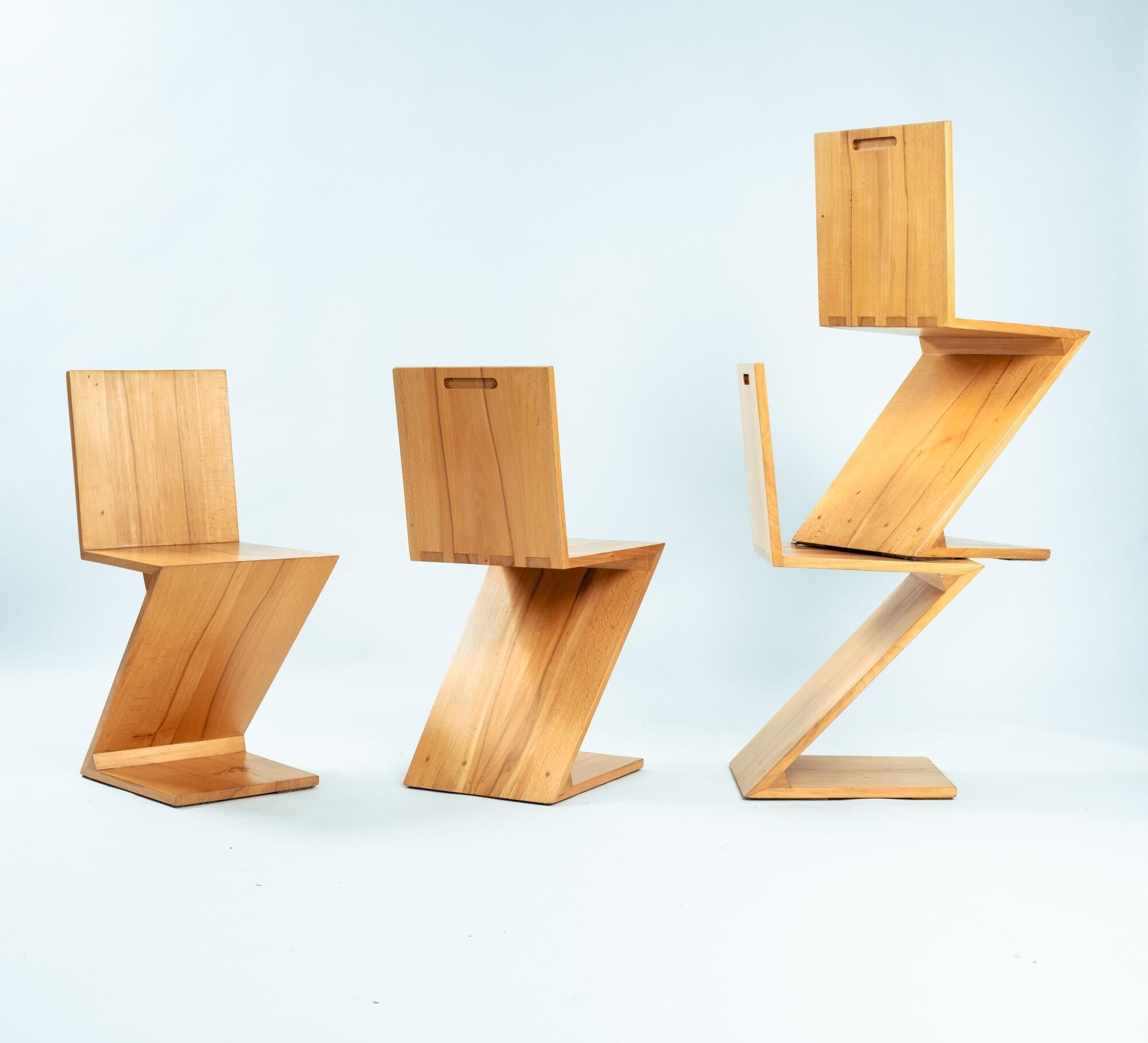 4 Zig Zag Ashwood Modernist Chairs after design Gerrit Rietveld, De Stijl 1930's