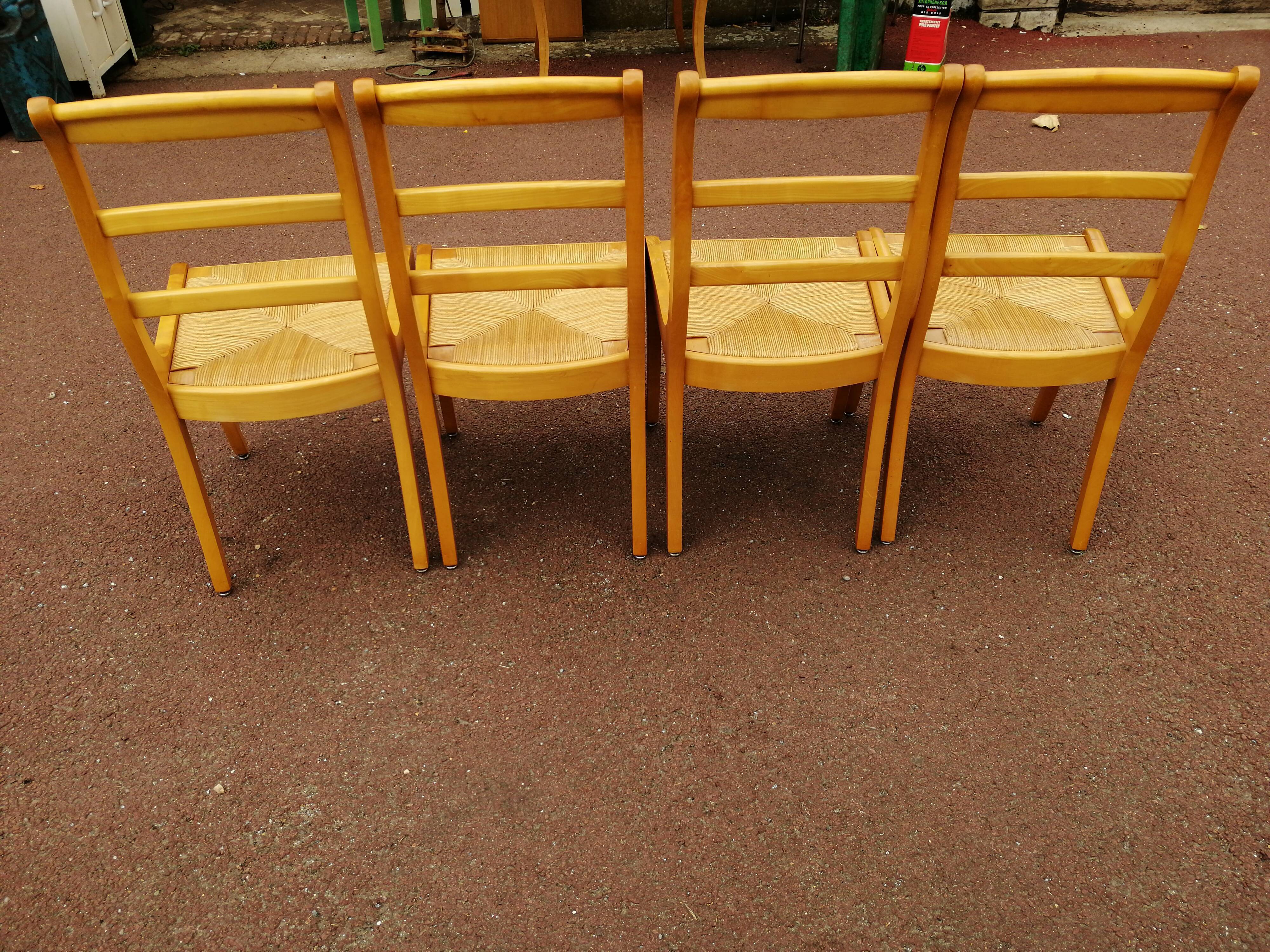 Lot of 4 chairs
